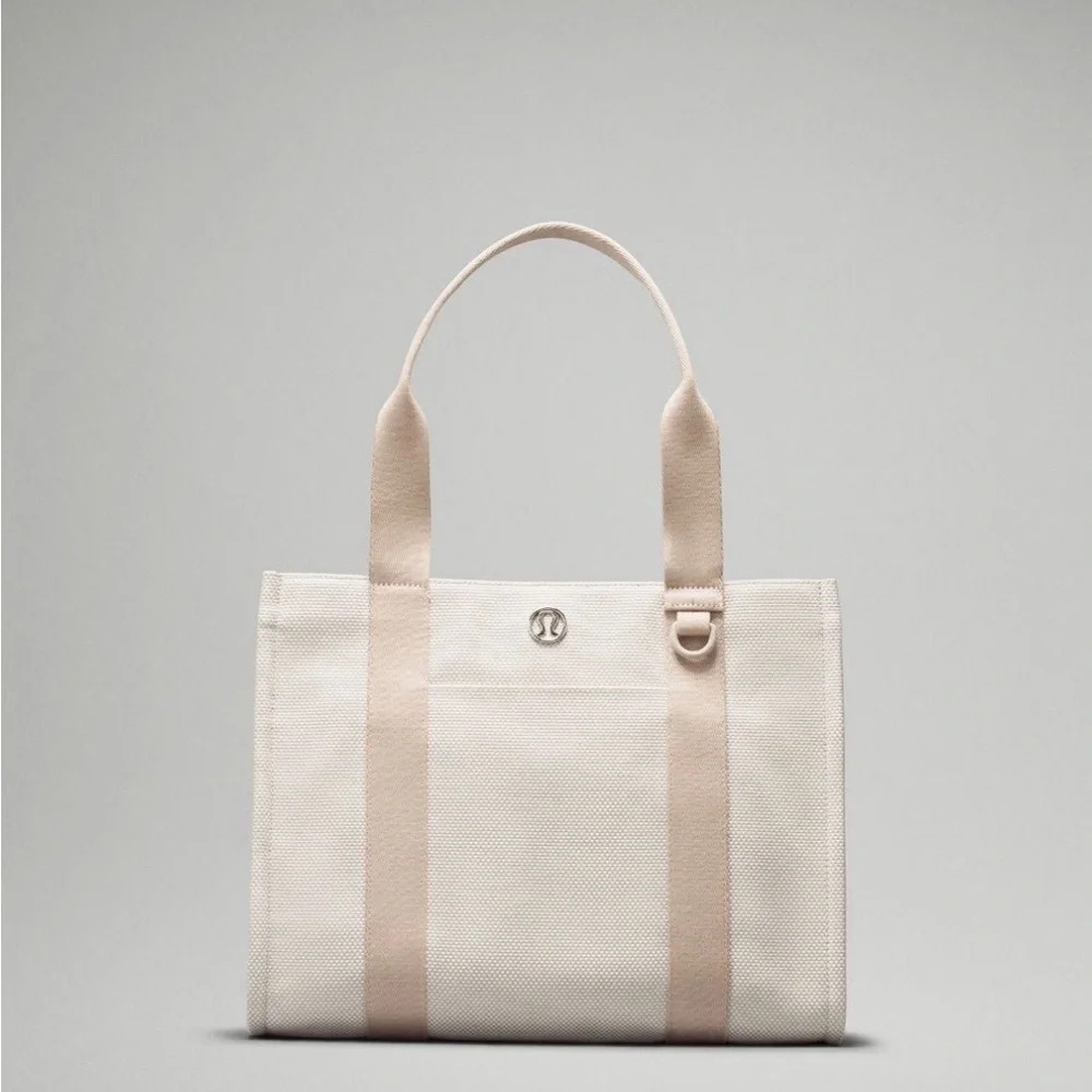 LAST ONE 🆕 Lululemon Two Toned Canvas Tote Bag Large 10L Mojave Tan Light Ivory - Picture 7 of 7